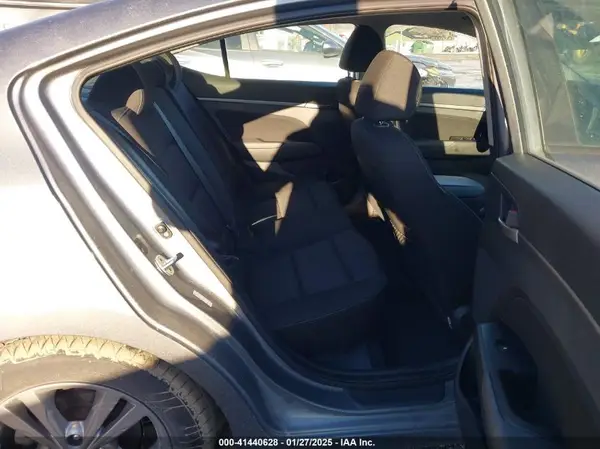 KMHD84LF6JU494646 2018 HYUNDAI ELANTRA - Image 8