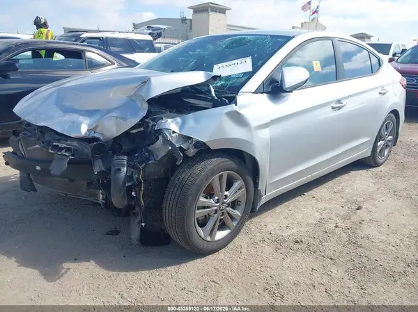 KMHD84LF6JU508237 2018 HYUNDAI ELANTRA - Image 2