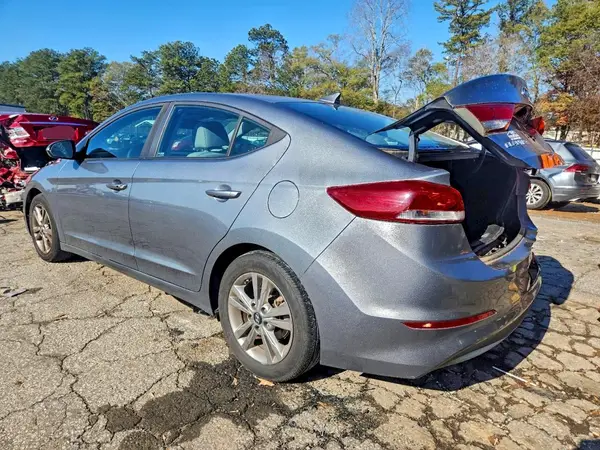 KMHD84LF6JU511655 2018 HYUNDAI ELANTRA - Image 2