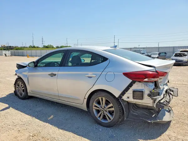 KMHD84LF6JU519271 2018 HYUNDAI ELANTRA - Image 2