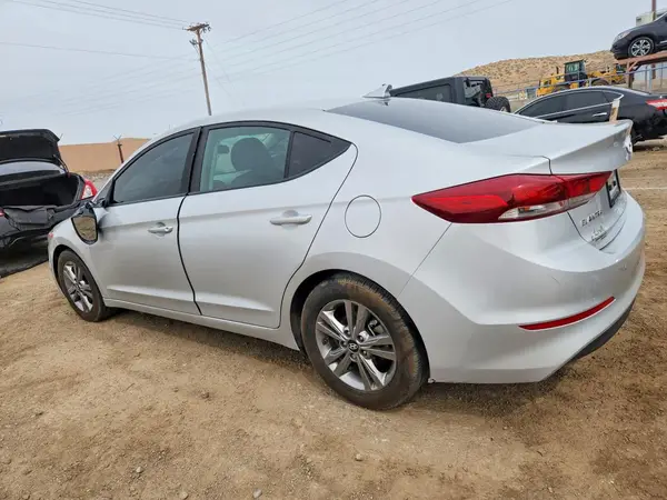 KMHD84LF6JU523479 2018 HYUNDAI ELANTRA - Image 2