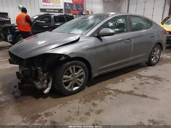 KMHD84LF6JU547667 2018 HYUNDAI ELANTRA - Image 2