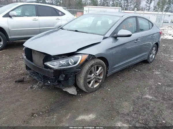 KMHD84LF6JU567059 2018 HYUNDAI ELANTRA - Image 2