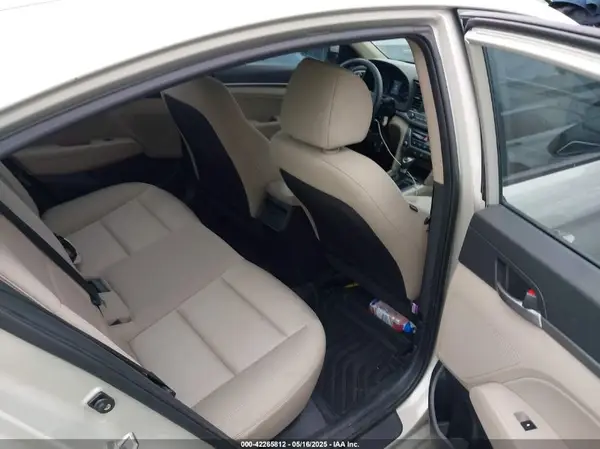 KMHD84LF6JU593225 2018 HYUNDAI ELANTRA - Image 8
