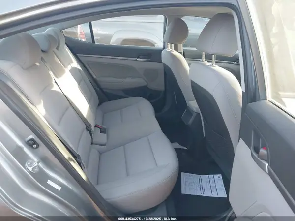 KMHD84LF6JU606328 2018 HYUNDAI ELANTRA - Image 8