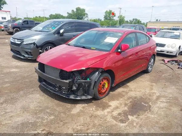 KMHD84LF6JU606586 2018 HYUNDAI ELANTRA - Image 2
