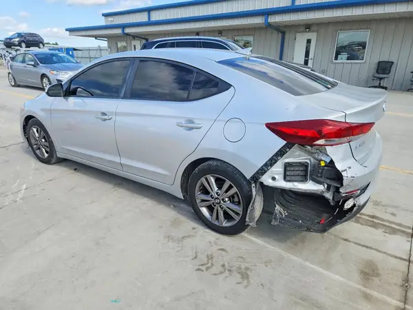 KMHD84LF6JU645985 2018 HYUNDAI ELANTRA - Image 2