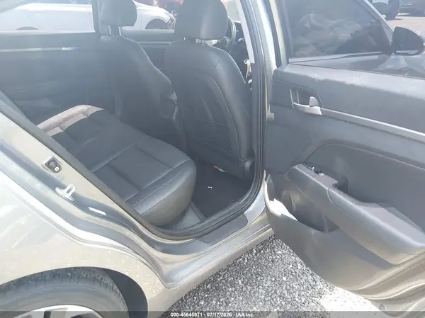 KMHD84LF6JU658557 2018 HYUNDAI ELANTRA - Image 8