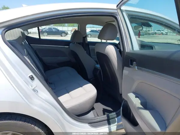 KMHD84LF6KU746655 2019 HYUNDAI ELANTRA - Image 8
