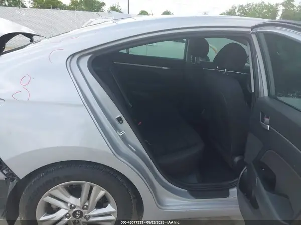 KMHD84LF6LU002670 2020 HYUNDAI ELANTRA - Image 8