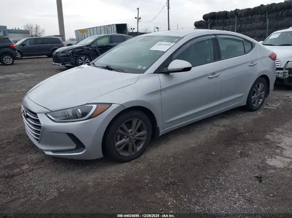 KMHD84LF7HU064957 2017 HYUNDAI ELANTRA - Image 2