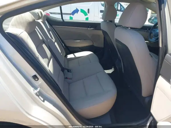 KMHD84LF7HU065056 2017 HYUNDAI ELANTRA - Image 8