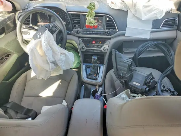 KMHD84LF7HU073299 2017 HYUNDAI ELANTRA - Image 8