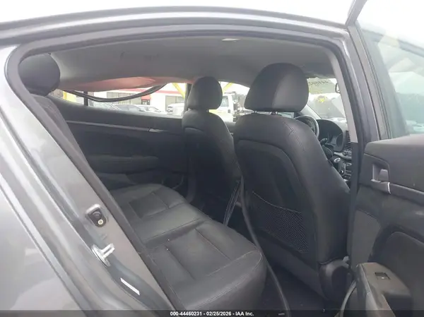 KMHD84LF7HU101442 2017 HYUNDAI ELANTRA - Image 8