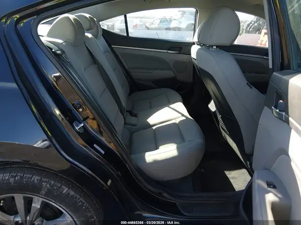 KMHD84LF7HU106141 2017 HYUNDAI ELANTRA - Image 8