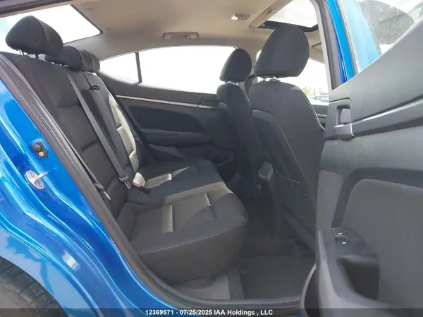 KMHD84LF7HU110383 2017 HYUNDAI ELANTRA - Image 8