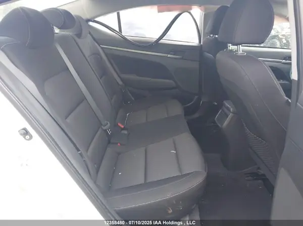 KMHD84LF7HU123330 2017 HYUNDAI ELANTRA - Image 8