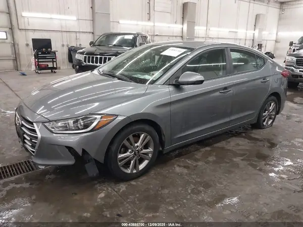 KMHD84LF7HU150902 2017 HYUNDAI ELANTRA - Image 2