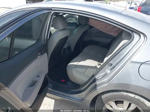 KMHD84LF7HU154559 2017 HYUNDAI ELANTRA - Image 8