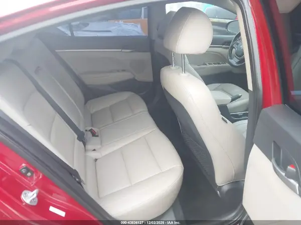 KMHD84LF7HU165061 2017 HYUNDAI ELANTRA - Image 8