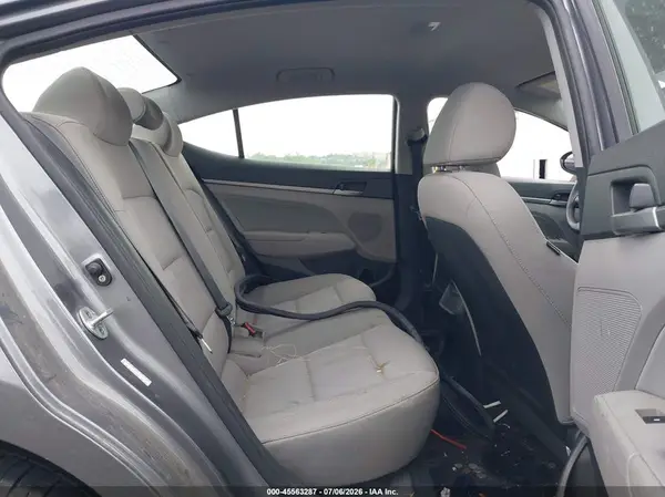 KMHD84LF7HU169935 2017 HYUNDAI ELANTRA - Image 8