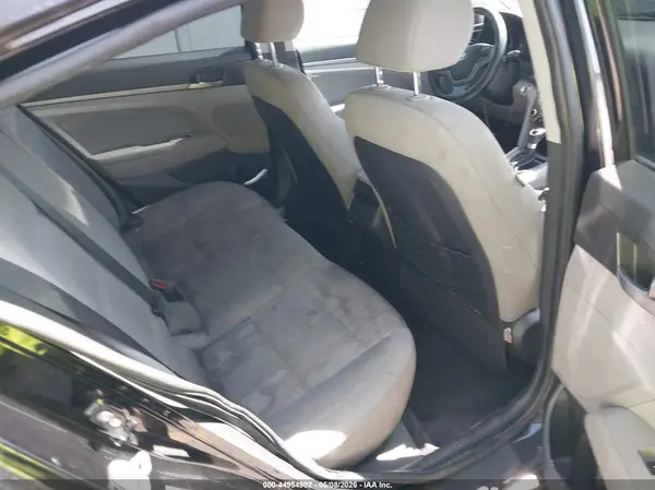 KMHD84LF7HU179848 2017 HYUNDAI ELANTRA - Image 8