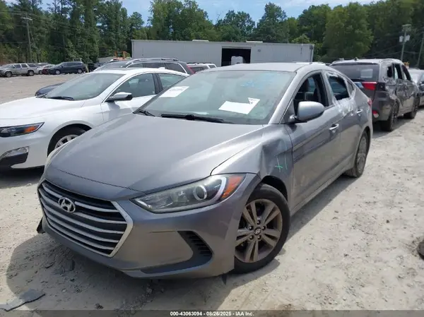 KMHD84LF7HU185987 2017 HYUNDAI ELANTRA - Image 2