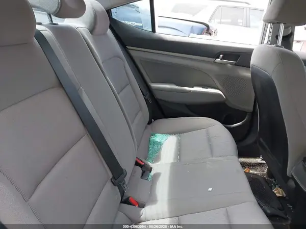 KMHD84LF7HU185987 2017 HYUNDAI ELANTRA - Image 8