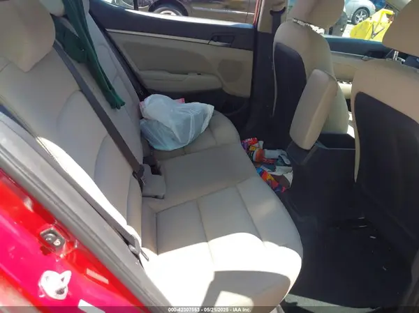 KMHD84LF7HU195158 2017 HYUNDAI ELANTRA - Image 8