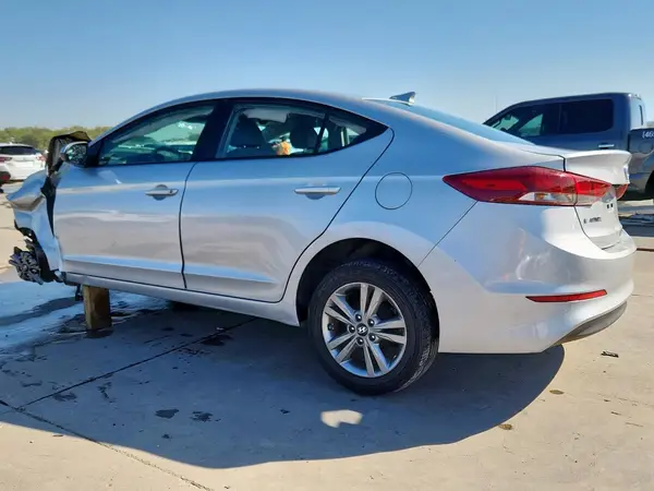 KMHD84LF7HU207101 2017 HYUNDAI ELANTRA - Image 2