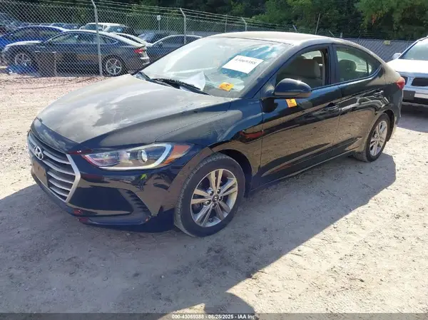 KMHD84LF7HU211407 2017 HYUNDAI ELANTRA - Image 2