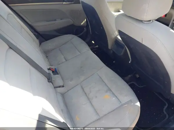 KMHD84LF7HU212489 2017 HYUNDAI ELANTRA - Image 8