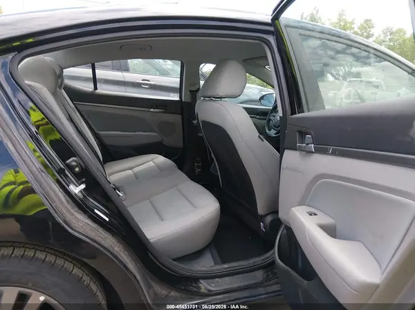 KMHD84LF7HU223895 2017 HYUNDAI ELANTRA - Image 8