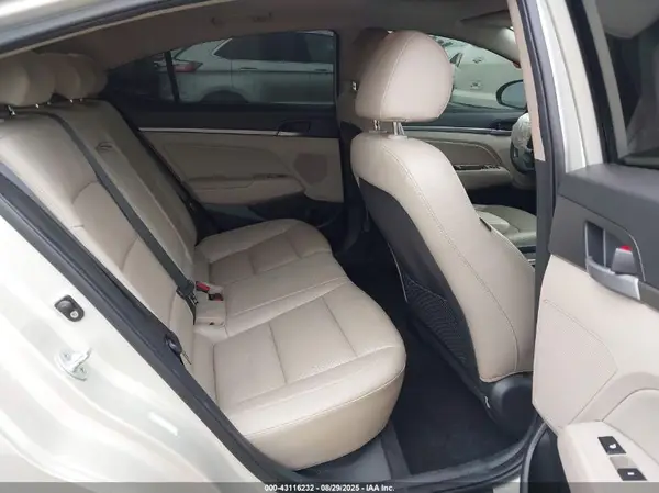 KMHD84LF7HU262535 2017 HYUNDAI ELANTRA - Image 8