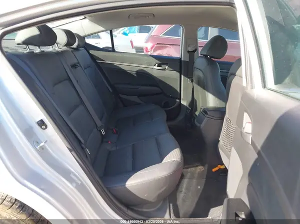 KMHD84LF7HU269386 2017 HYUNDAI ELANTRA - Image 8