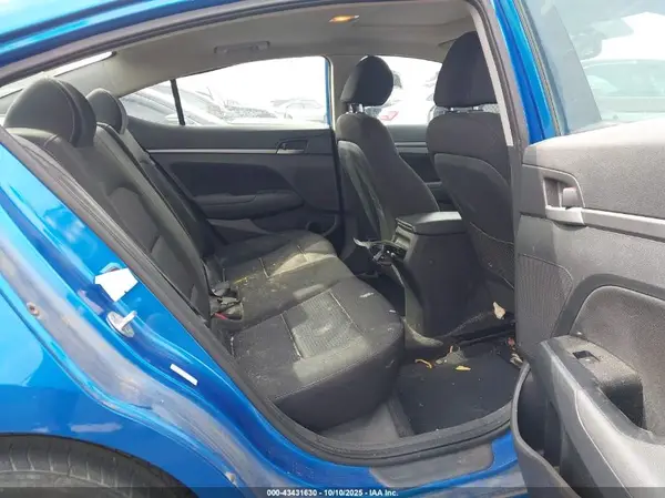 KMHD84LF7HU271770 2017 HYUNDAI ELANTRA - Image 8
