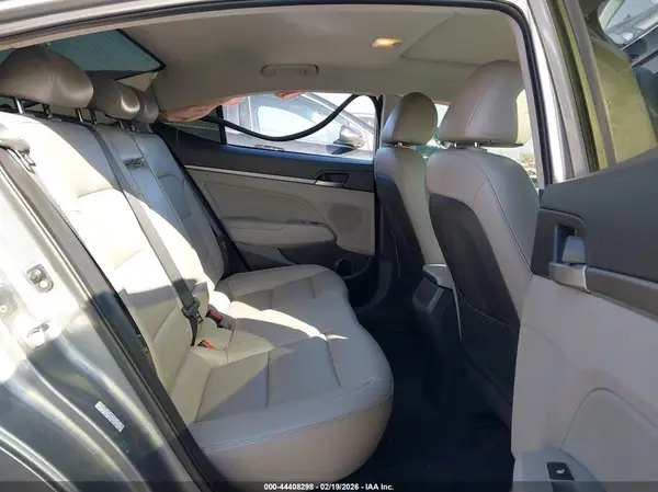 KMHD84LF7HU355913 2017 HYUNDAI ELANTRA - Image 8