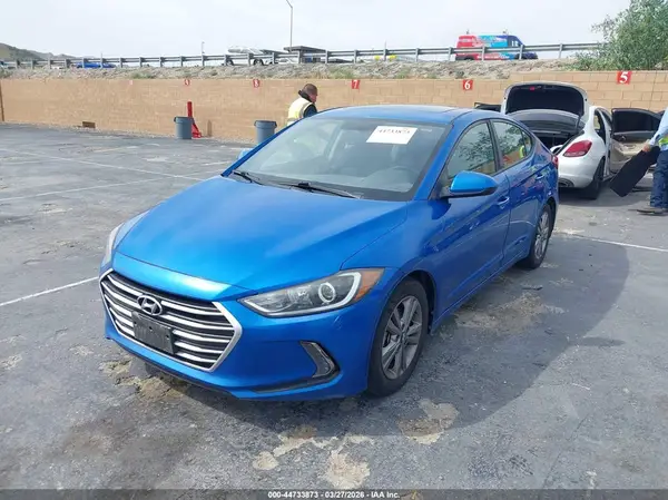 KMHD84LF7HU363252 2017 HYUNDAI ELANTRA - Image 2