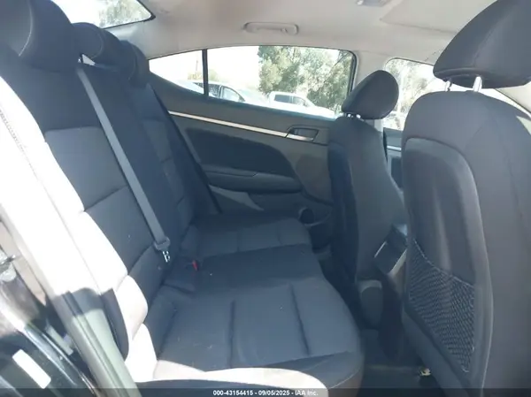 KMHD84LF7HU407265 2017 HYUNDAI ELANTRA - Image 8