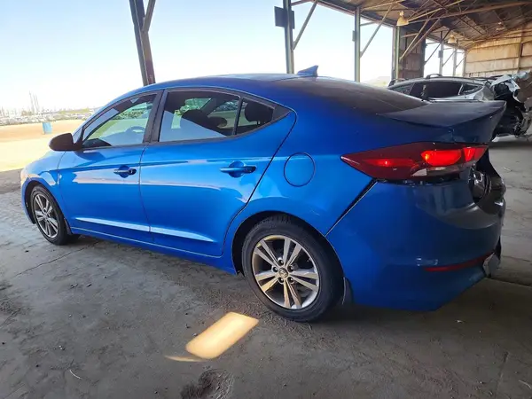KMHD84LF7HU425765 2017 HYUNDAI ELANTRA - Image 2