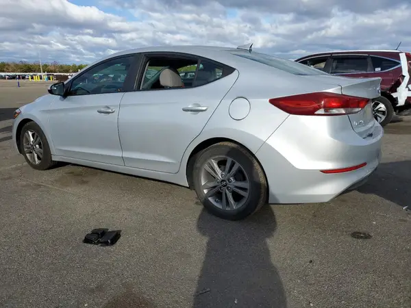 KMHD84LF7HU426012 2017 HYUNDAI ELANTRA - Image 2