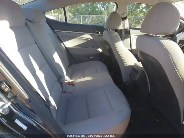 KMHD84LF7JU449344 2018 HYUNDAI ELANTRA - Image 8