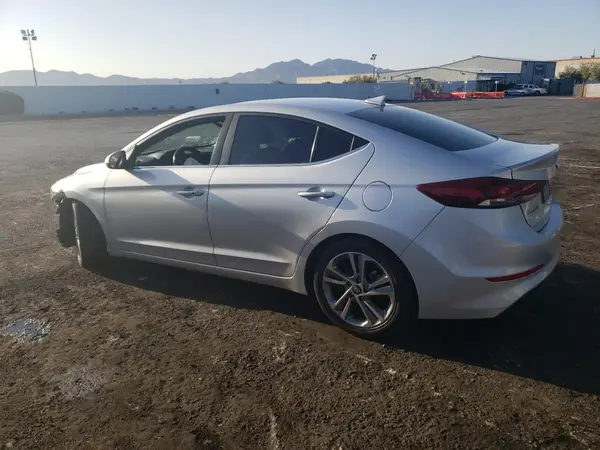 KMHD84LF7JU449490 2018 HYUNDAI ELANTRA - Image 2