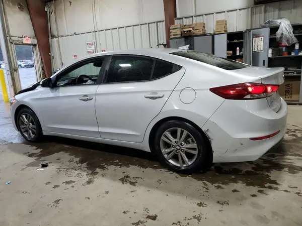 KMHD84LF7JU461090 2018 HYUNDAI ELANTRA - Image 2
