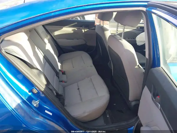 KMHD84LF7JU472994 2018 HYUNDAI ELANTRA - Image 8