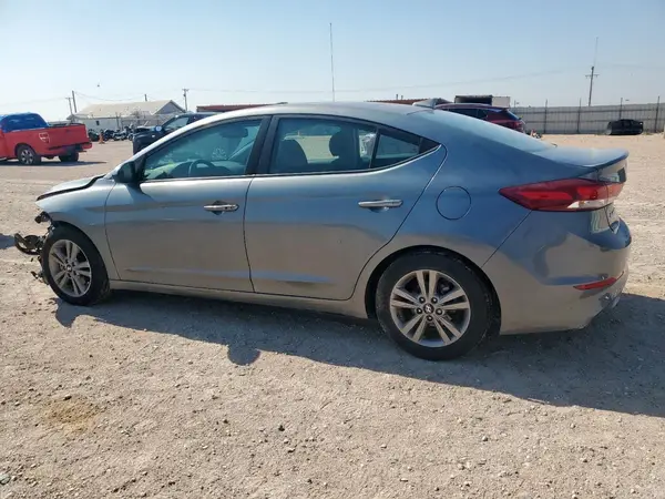 KMHD84LF7JU473739 2018 HYUNDAI ELANTRA - Image 2