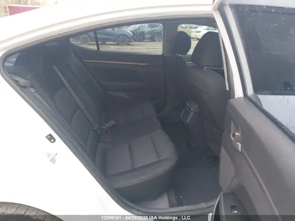 KMHD84LF7JU482814 2018 HYUNDAI ELANTRA - Image 8
