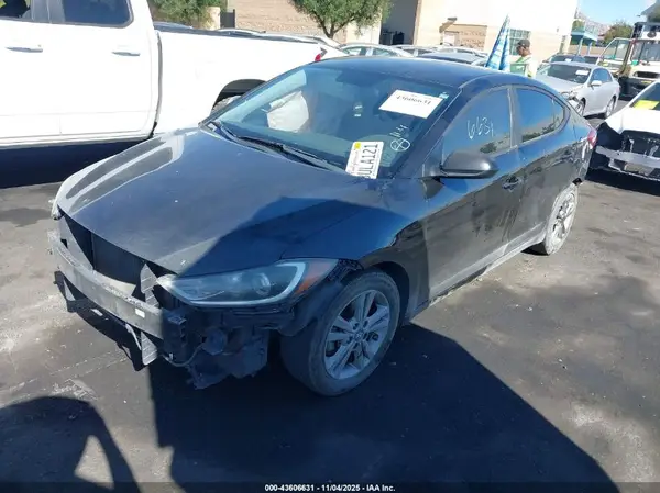 KMHD84LF7JU492128 2018 HYUNDAI ELANTRA - Image 2
