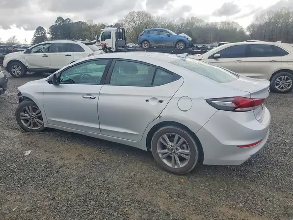 KMHD84LF7JU499869 2018 HYUNDAI ELANTRA - Image 2