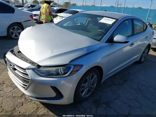 KMHD84LF7JU504293 2018 HYUNDAI ELANTRA - Image 2